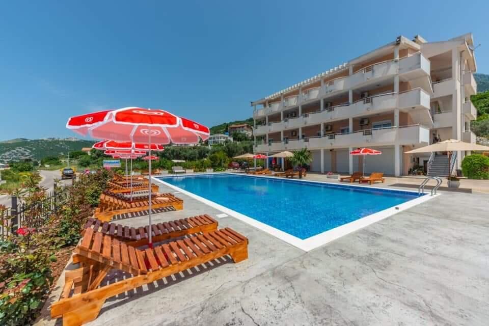 Апартаменты Apartmani Djurovic Добра-Вода