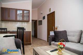 Апартаменты Apartmani Djurovic Добра-Вода Апартаменты с 1 спальней-7