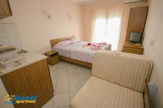 Апартаменты Apartmani Djurovic Добра-Вода Апартаменты с видом на море-12