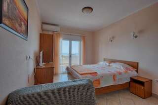 Апартаменты Apartmani Djurovic Добра-Вода Апартаменты с видом на море-16