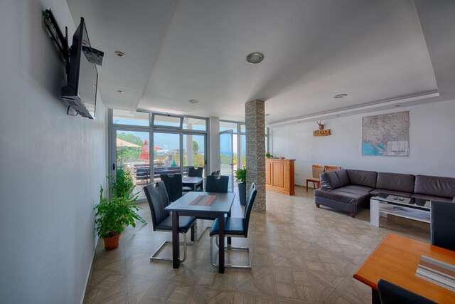 Апартаменты Apartmani Djurovic Добра-Вода-17